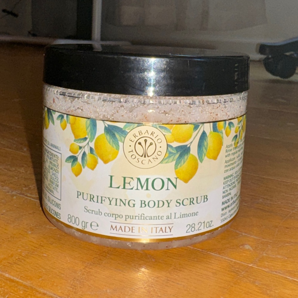 Lemon Purifying Body Scrub - Black Lid